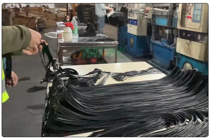 橡膠配件加工廠氣味難聞，傷害人體；廢氣除臭用Dejing的凈?！.jpg